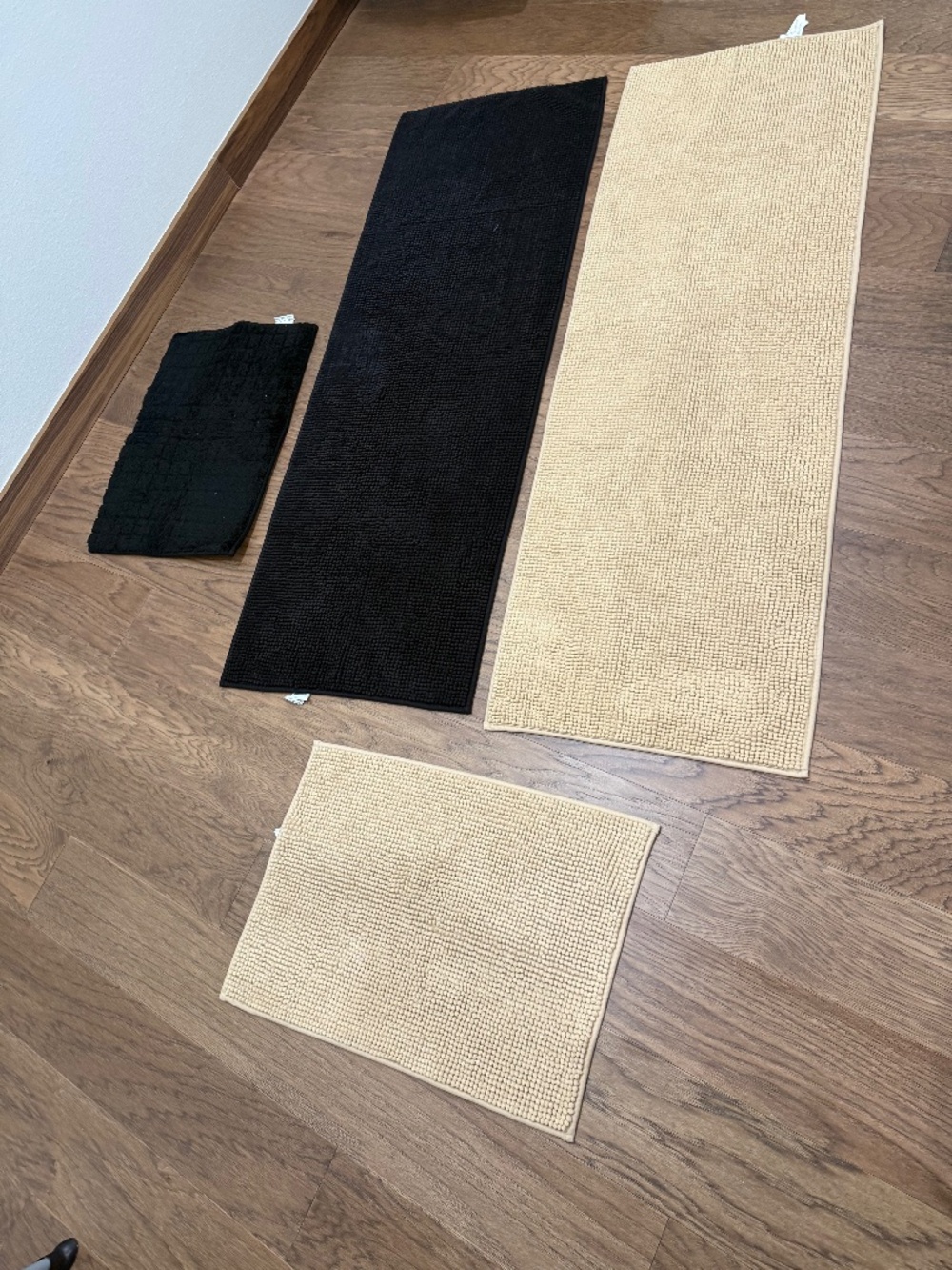 Room essentials Everyday Chenille Bath Rugs